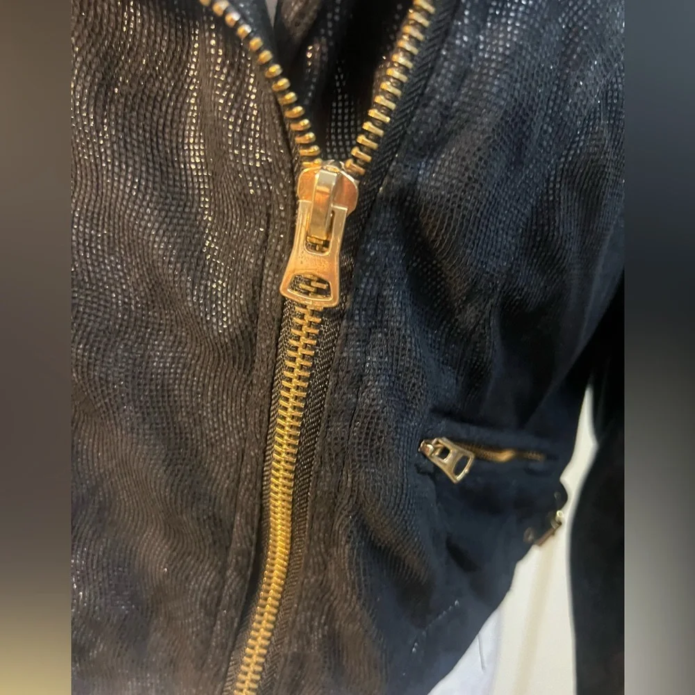 Black 🖤 Shimmer Moto Jacket Faux Leather Gold 💛Hardware Zippers Studs Large - Picture 3 of 7